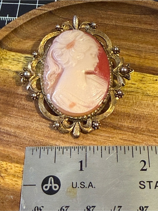 Vintage Jewelry - Vintage-Style Pink Cameo Brooch